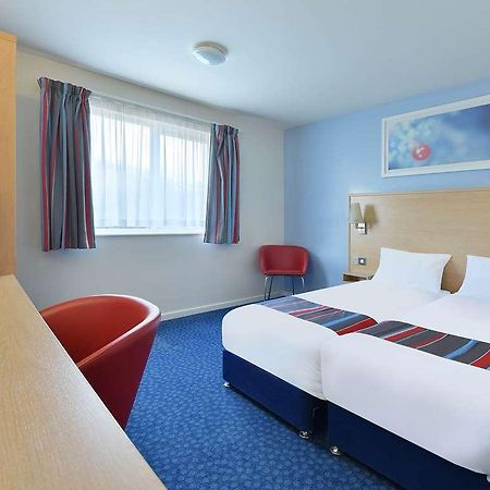 Travelodge Northampton Upton Way Rum bild